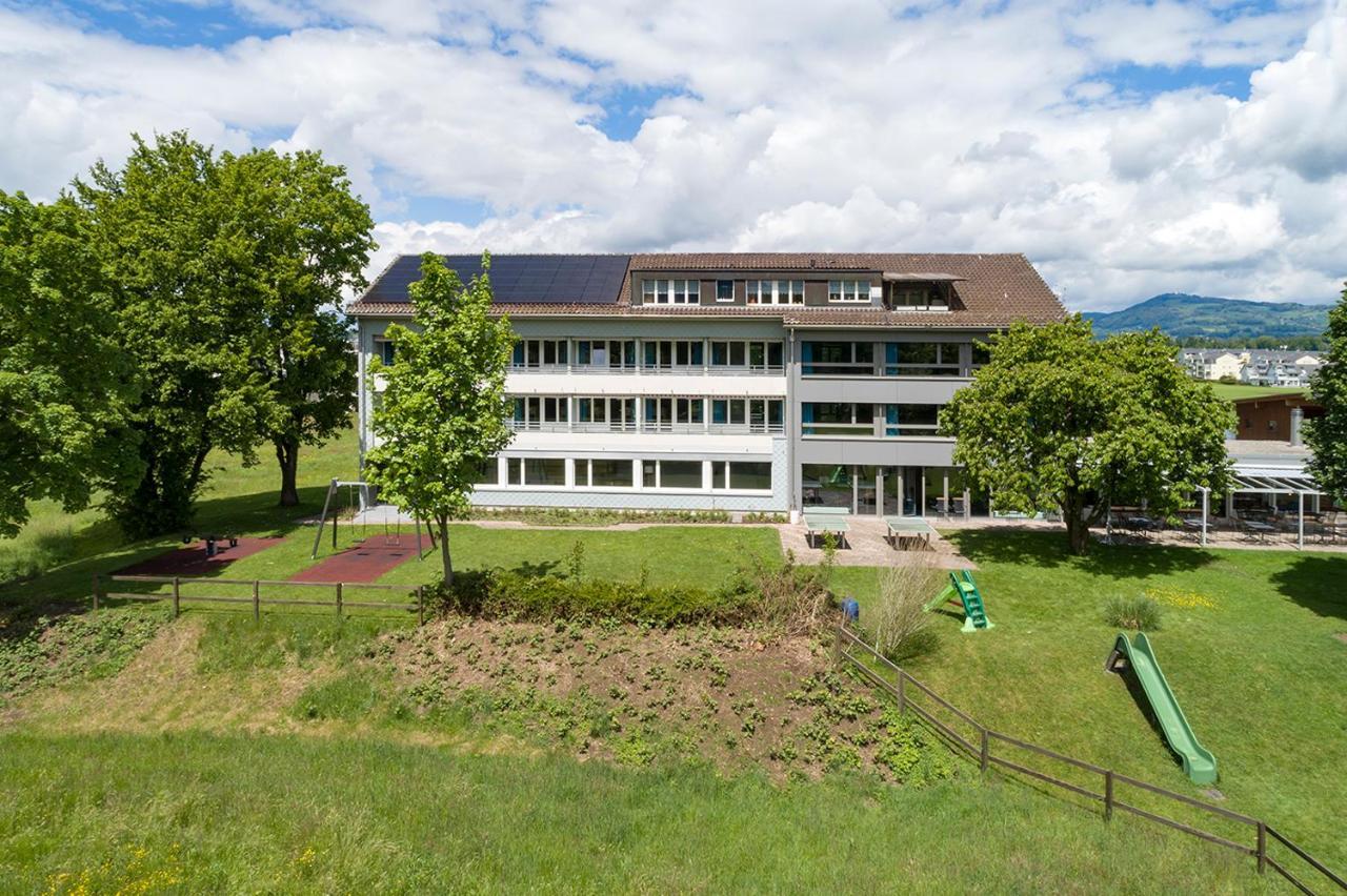 Rapperswil-Jona Youth Hostel Bagian luar foto