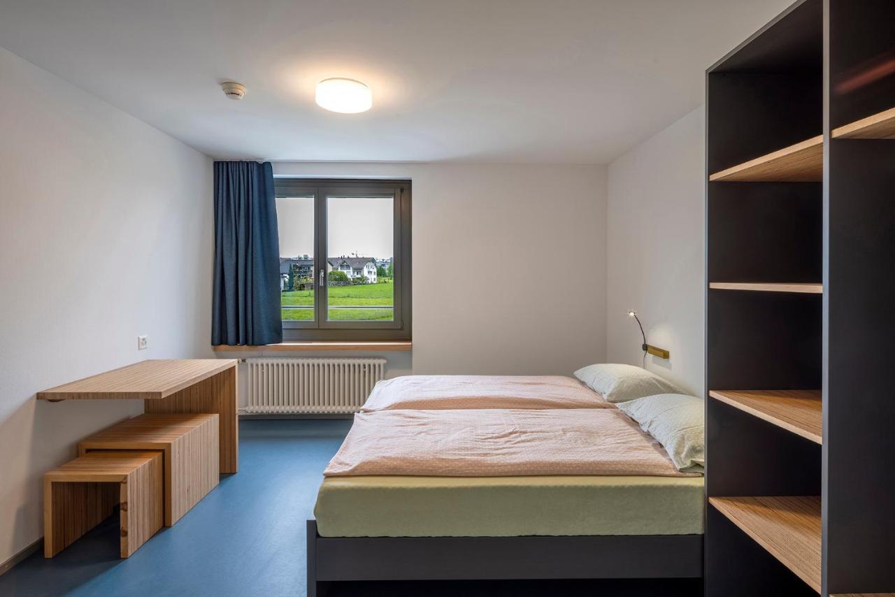 Rapperswil-Jona Youth Hostel Bagian luar foto