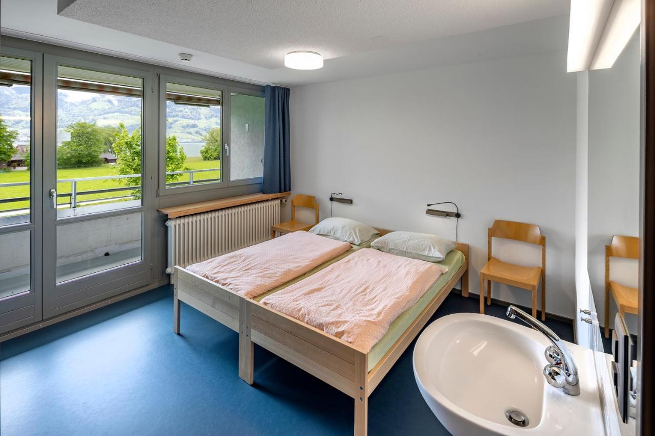 Rapperswil-Jona Youth Hostel Bagian luar foto